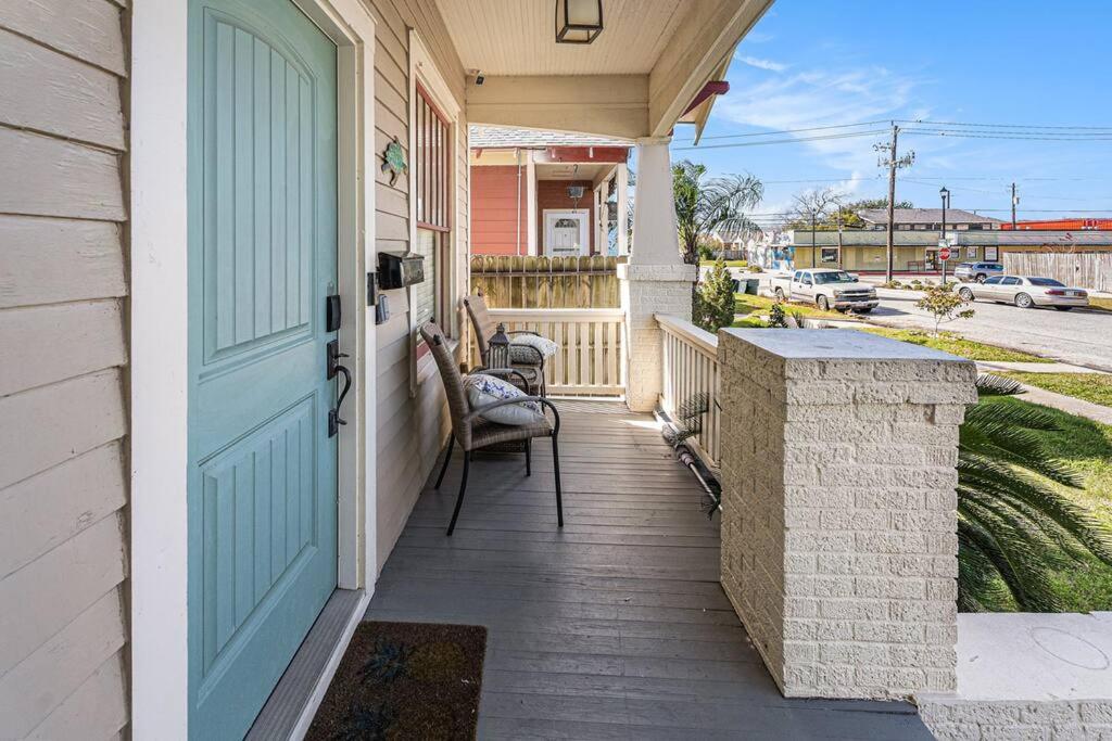 Beachy Bungalow! 2Bd, King Bed Galveston Exterior photo