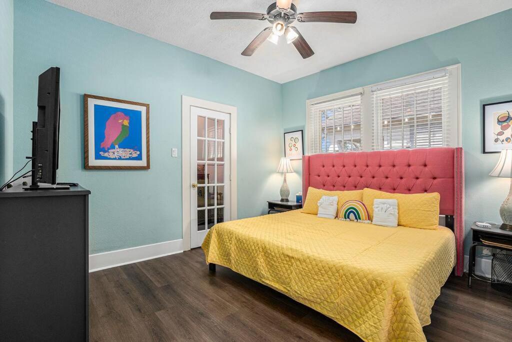 Beachy Bungalow! 2Bd, King Bed Galveston Exterior photo