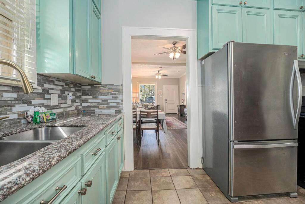 Beachy Bungalow! 2Bd, King Bed Galveston Exterior photo