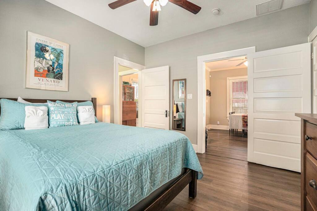 Beachy Bungalow! 2Bd, King Bed Galveston Exterior photo