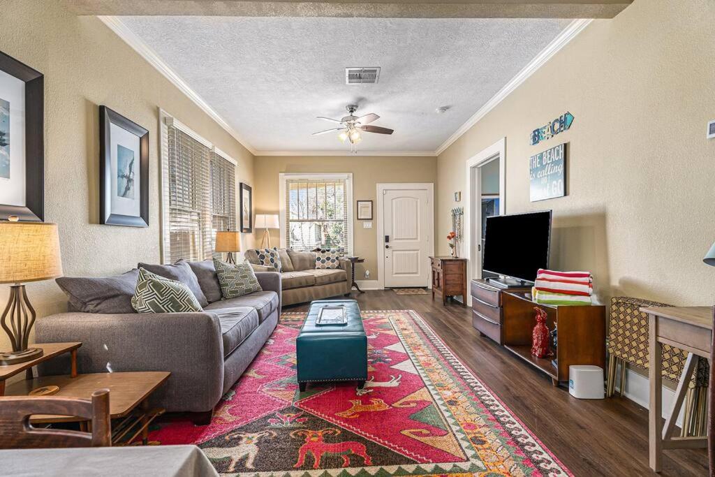 Beachy Bungalow! 2Bd, King Bed Galveston Exterior photo